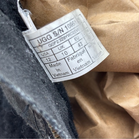 UGG Blayre Black Leather Suede Winter Boots size 12 Woman’s - Picture 12 of 13